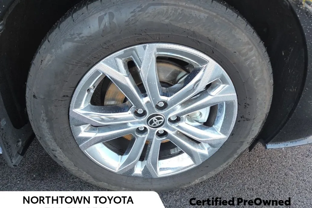 2024 Toyota Sienna Platinum photo 1