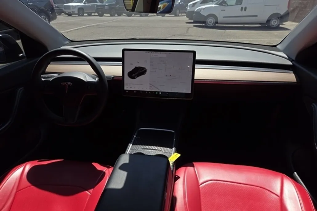 2022 Tesla Model Y Long Range photo 1
