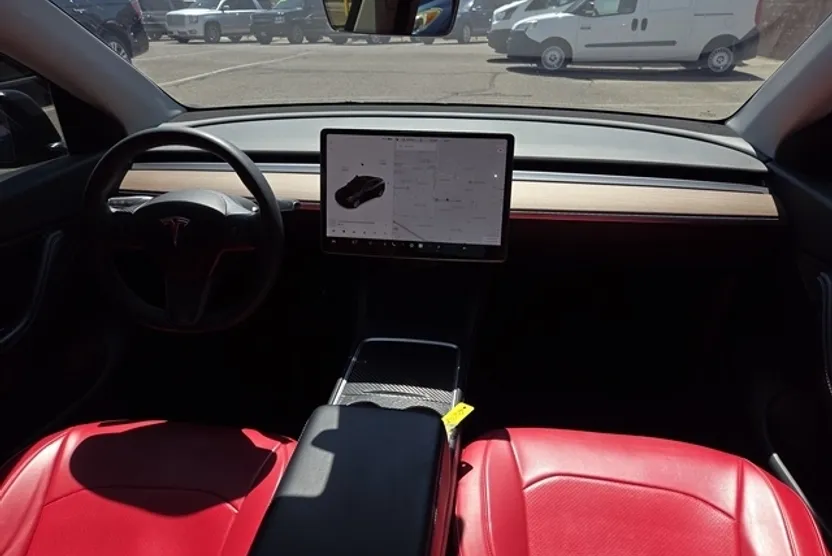 2022 Tesla Model Y Long Range photo 1