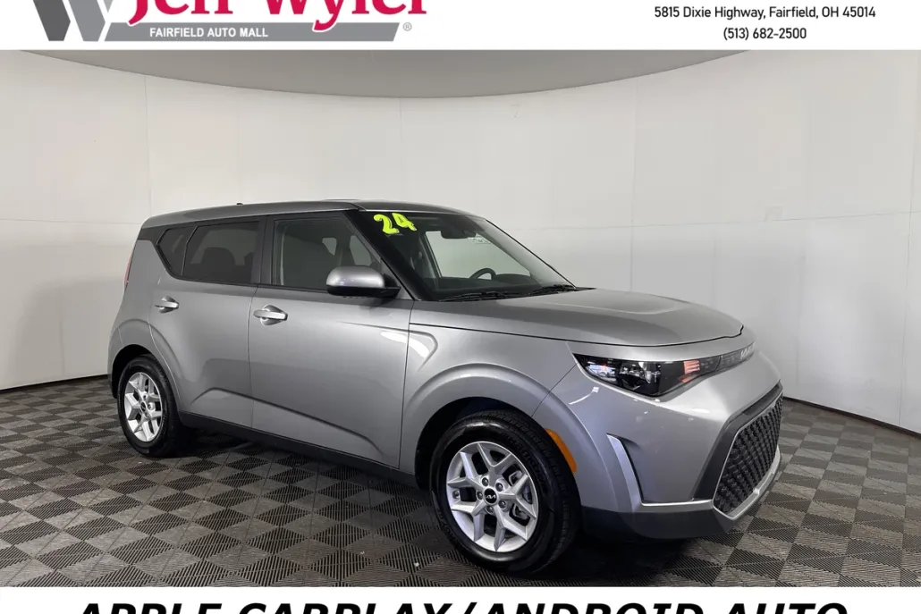 2024 Kia Soul LX photo 1