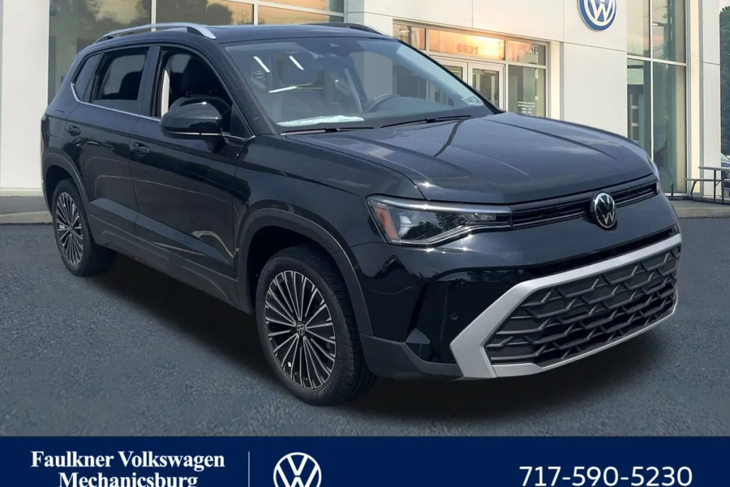 2025 Volkswagen Taos SE photo 1