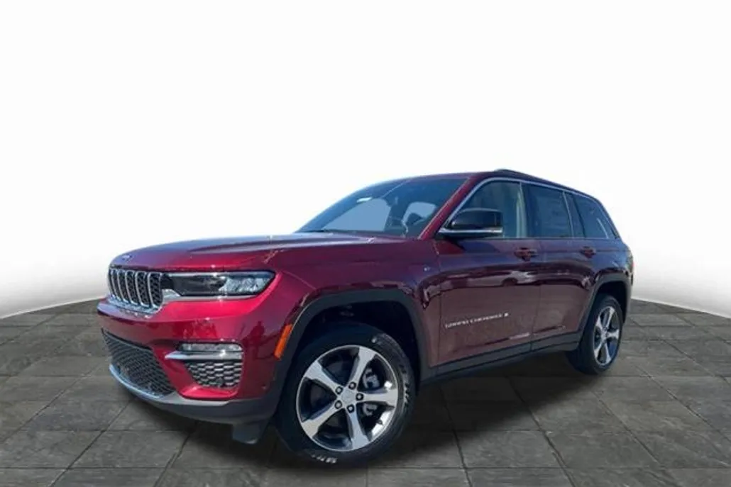2024 Jeep Cherokee 4xe photo 1