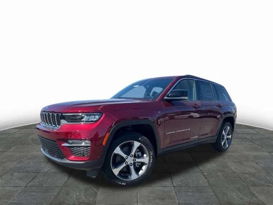 2024 Jeep Cherokee 4xe photo 1