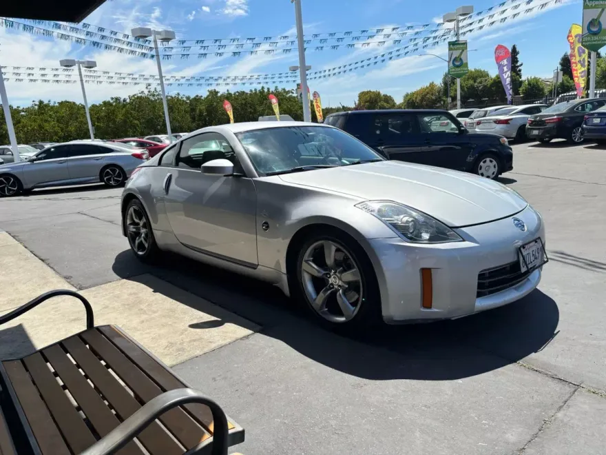 2006 Nissan 350Z Touring photo 1