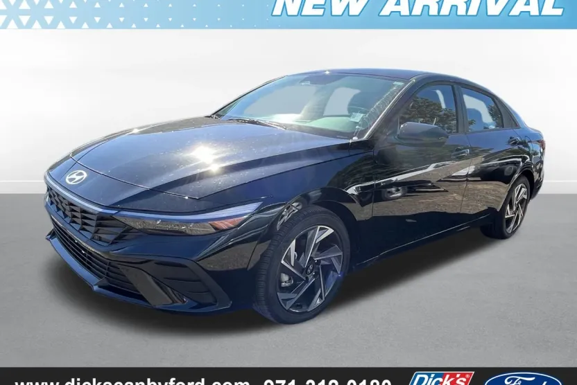 2025 Hyundai Elantra SEL Sport photo 1
