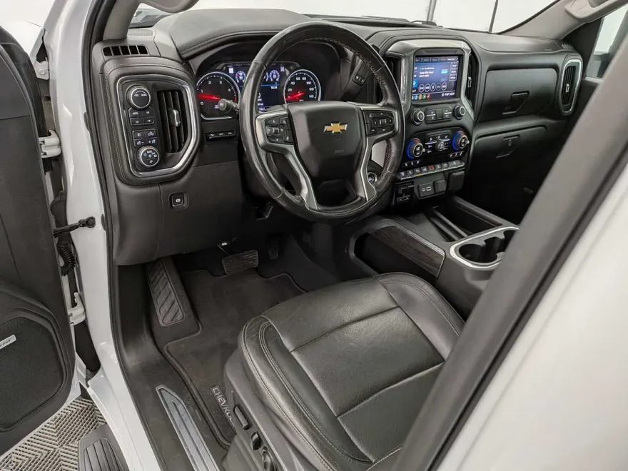2020 Chevrolet Silverado 3500HD LTZ photo 1