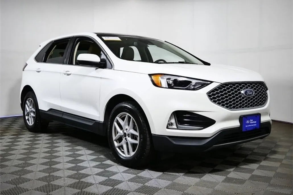 2023 Ford Edge SEL photo 1