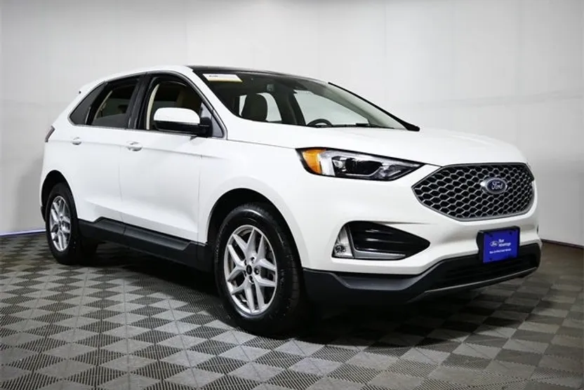2023 Ford Edge SEL photo 1