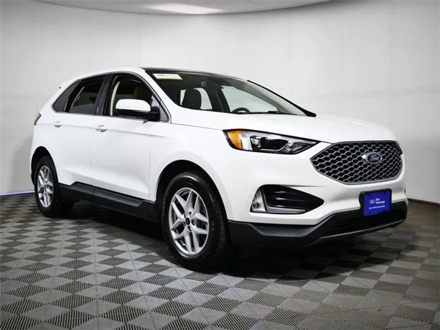 2023 Ford Edge SEL photo 1