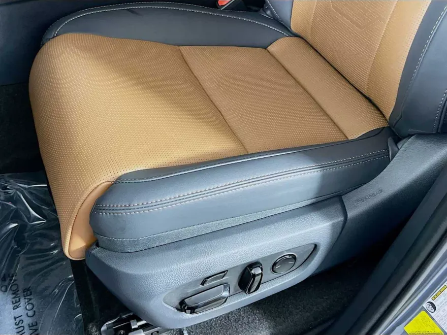 2024 Lexus GX 550 Luxury photo 1