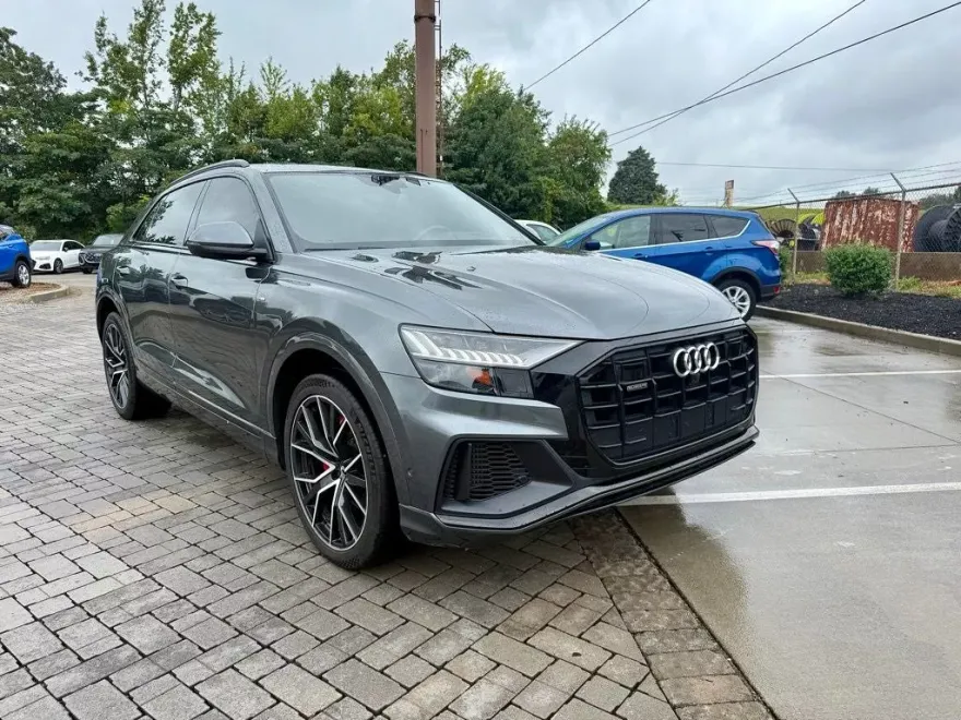 2020 Audi Q8 55 Prestige photo 1