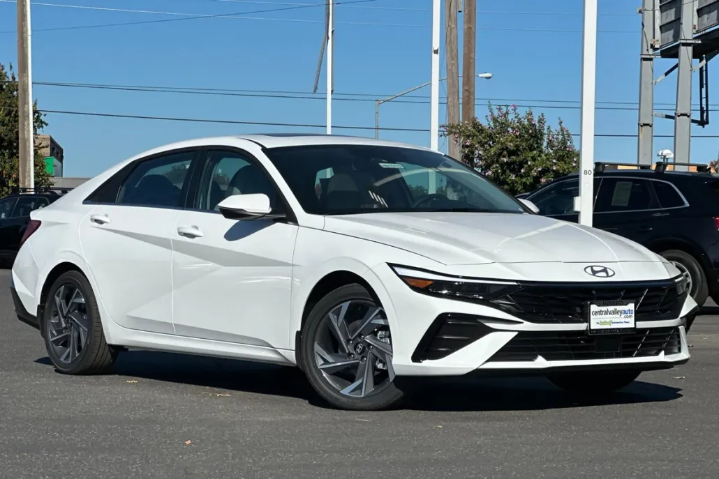 2025 Hyundai Elantra Hybrid Limited photo 1