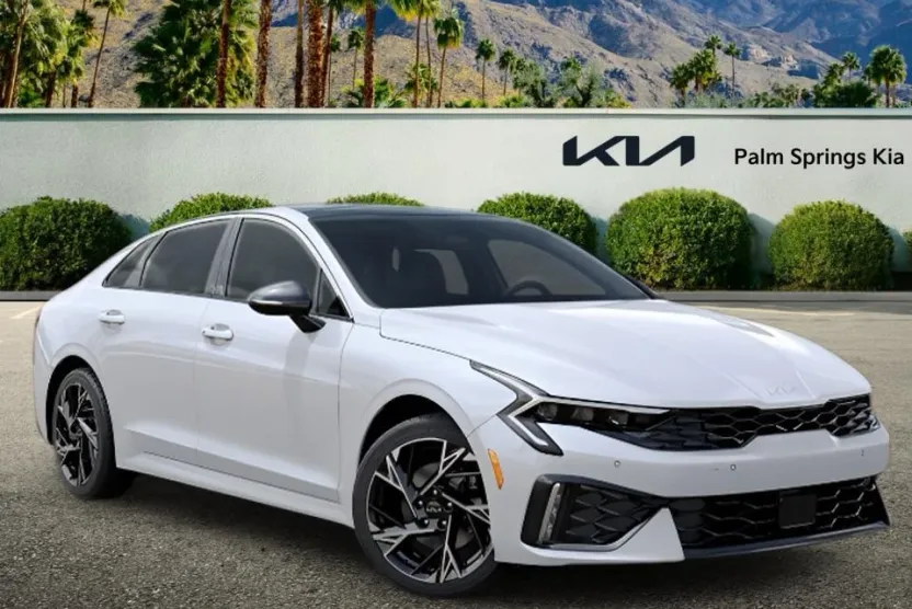 2025 Kia K5 GT-Line photo 1