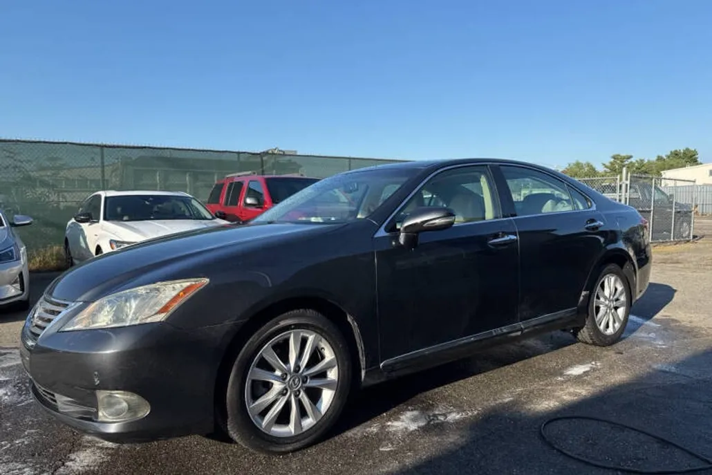 2011 Lexus ES 350 photo 1