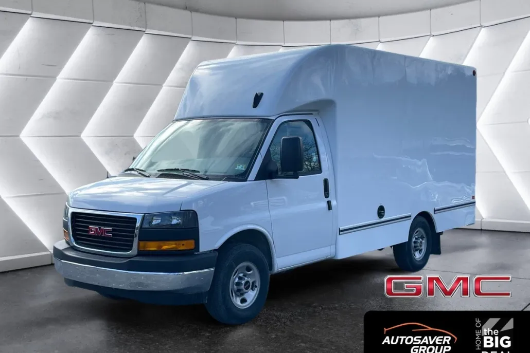 2025 Gmc Savana Cutaway 3500 photo 1