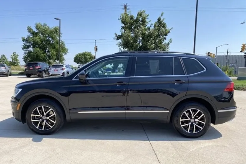 2021 Volkswagen Tiguan SE photo 1