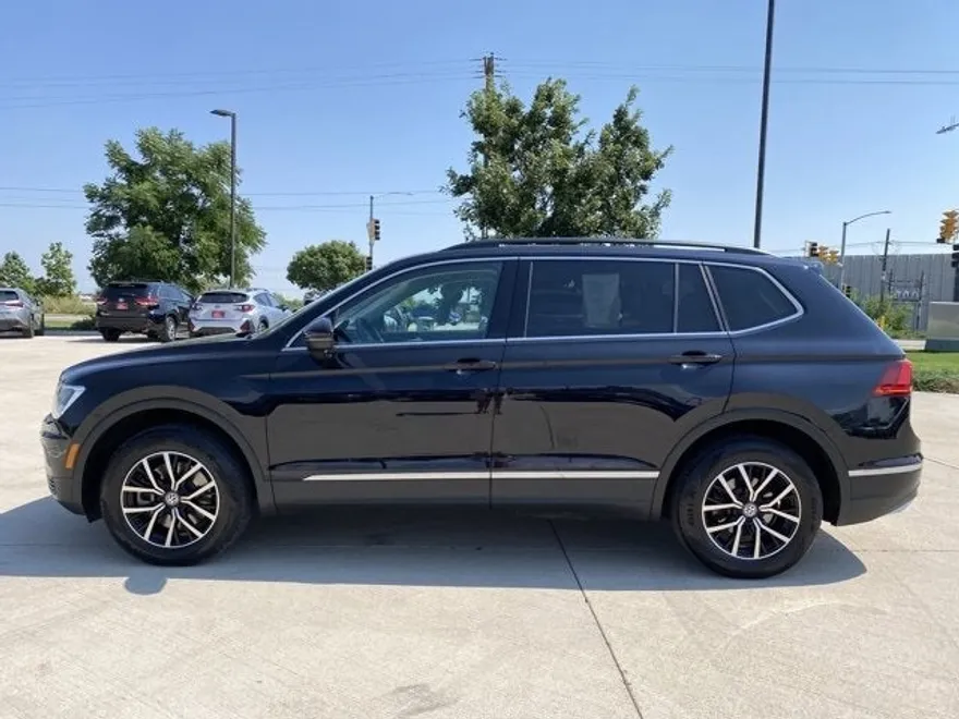 2021 Volkswagen Tiguan SE photo 1