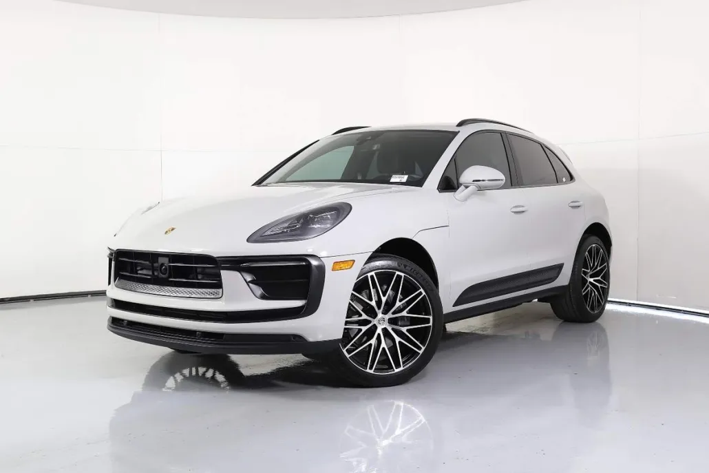 2024 Porsche Macan photo 1
