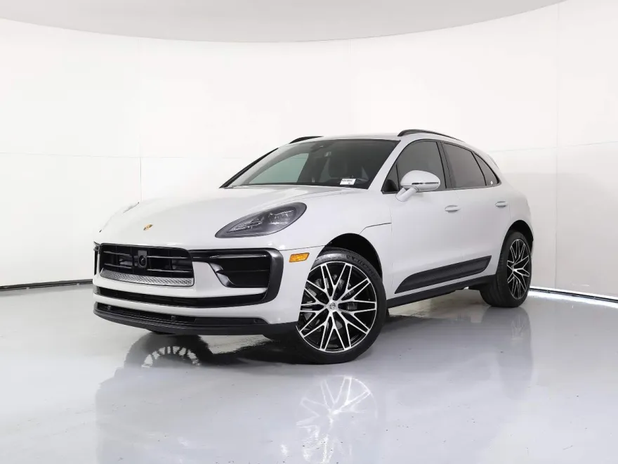 2024 Porsche Macan photo 1