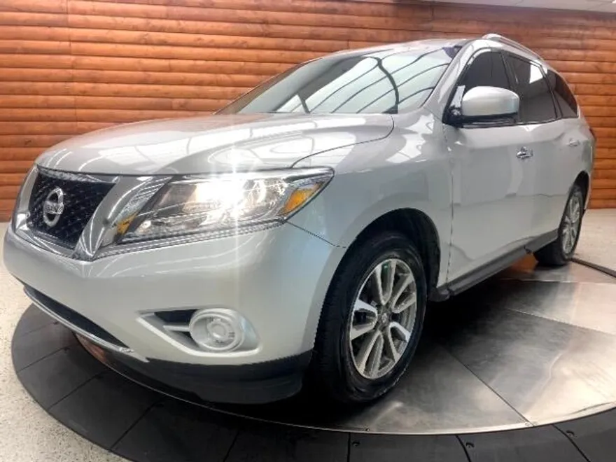 2016 Nissan Pathfinder S photo 1