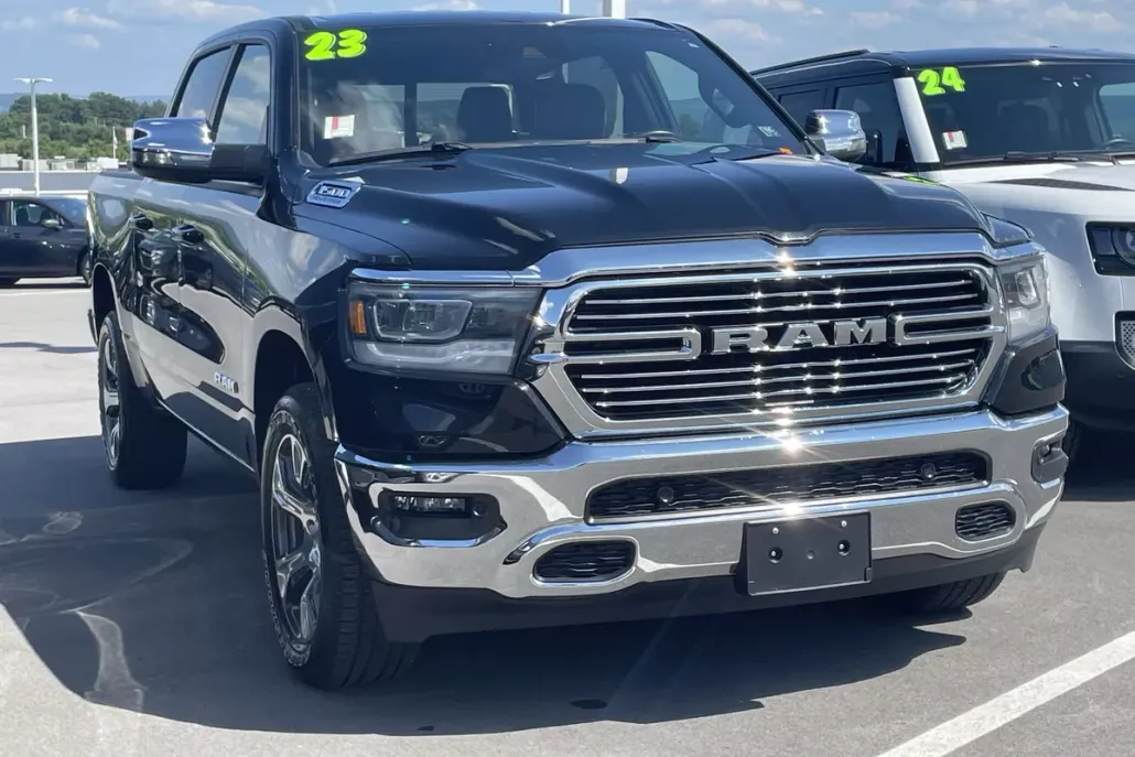 2023 Ram 1500 Laramie photo 1