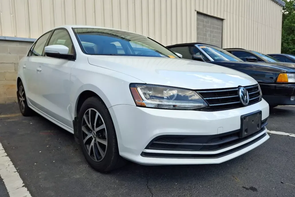 2017 Volkswagen Jetta 1.4T SE photo 1