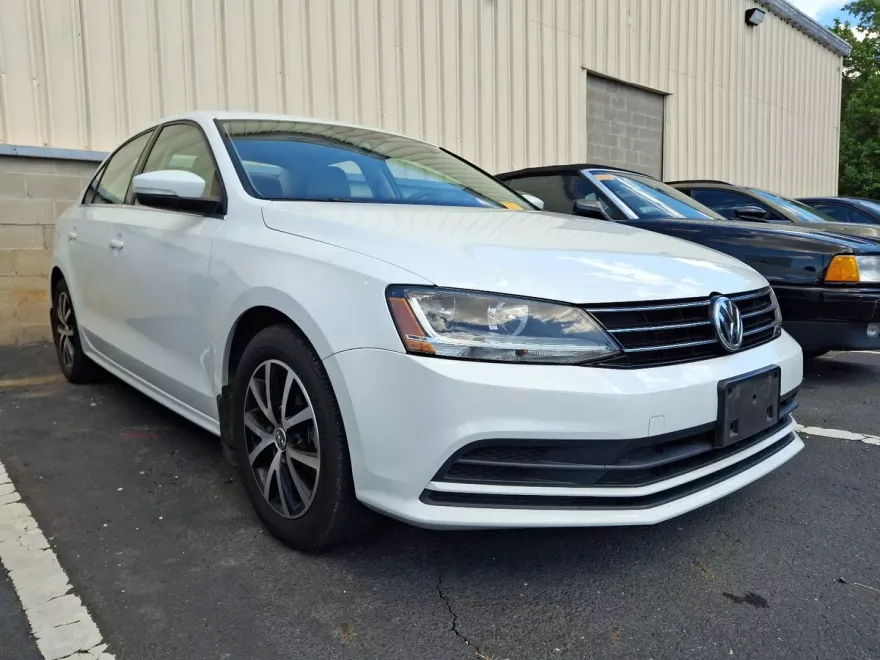 2017 Volkswagen Jetta 1.4T SE photo 1