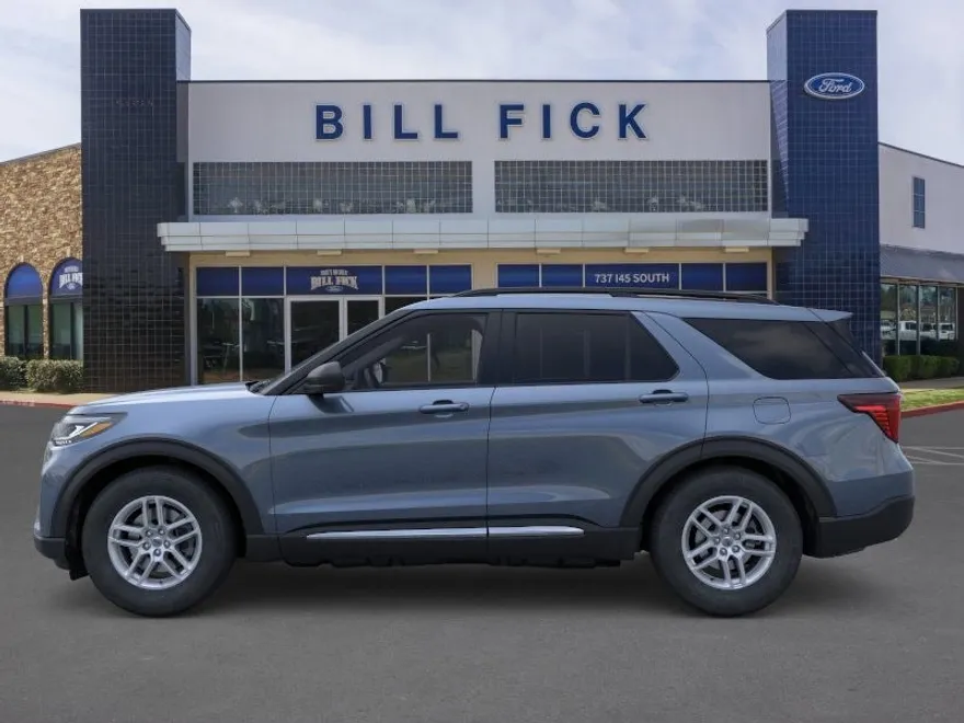 2025 Ford Explorer photo 1