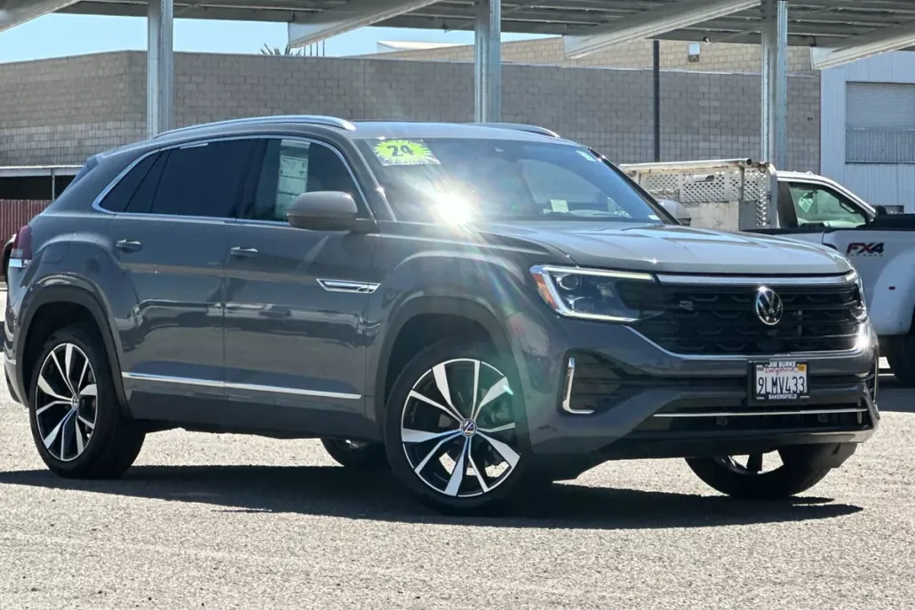 2024 Volkswagen Atlas Cross Sport SEL Premium R-Line photo 1