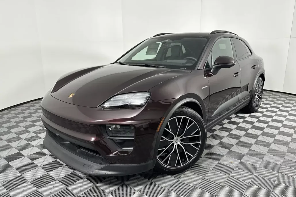 2024 Porsche Macan Electric 4 photo 1