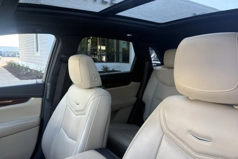 2018 Cadillac XT5 Luxury photo 1