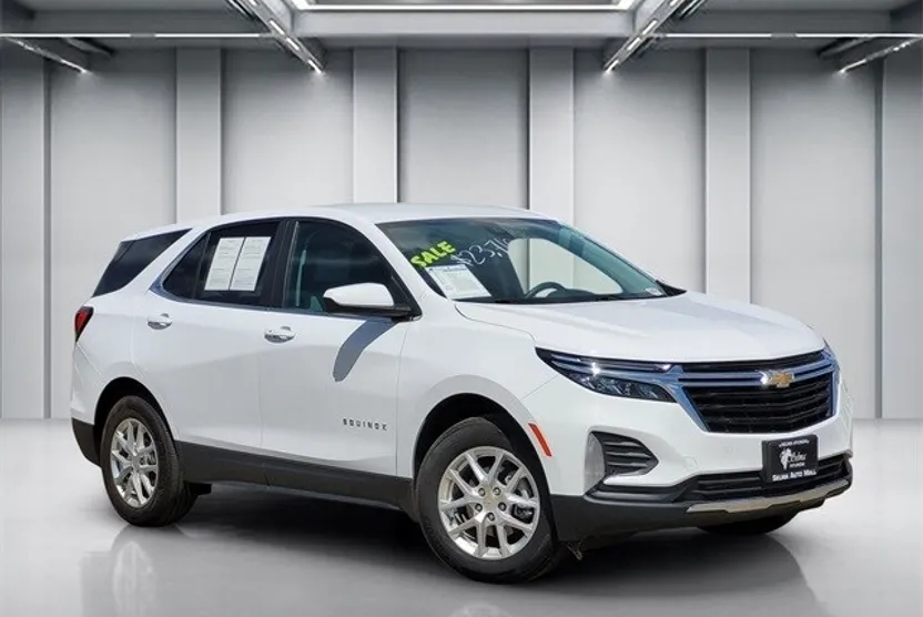 2022 Chevrolet Equinox LT photo 1