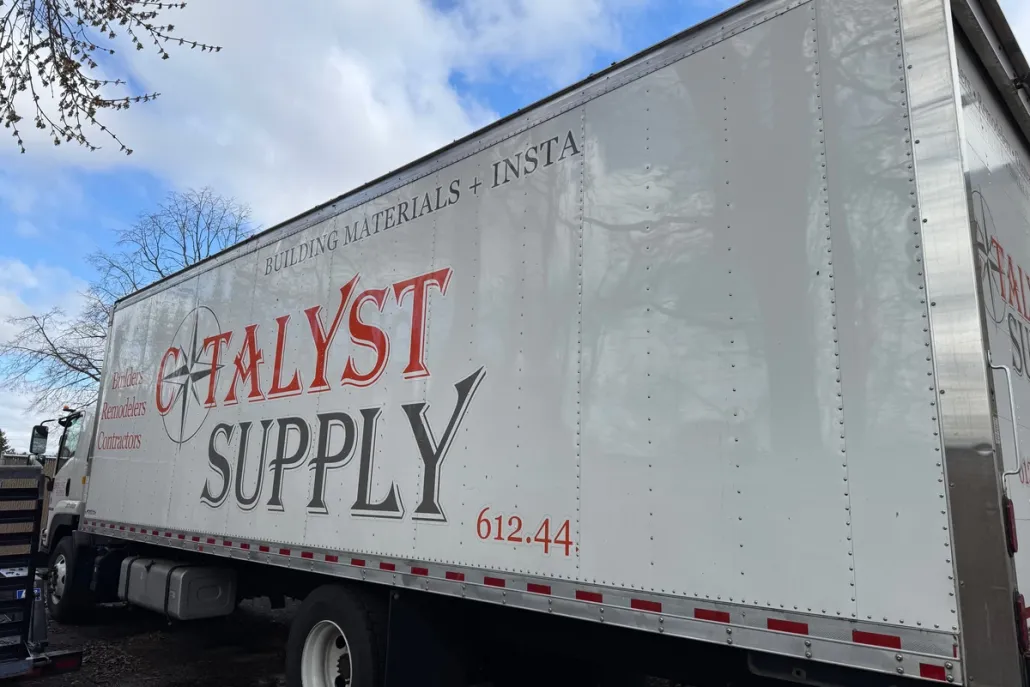 2023 Isuzu FTR photo 1