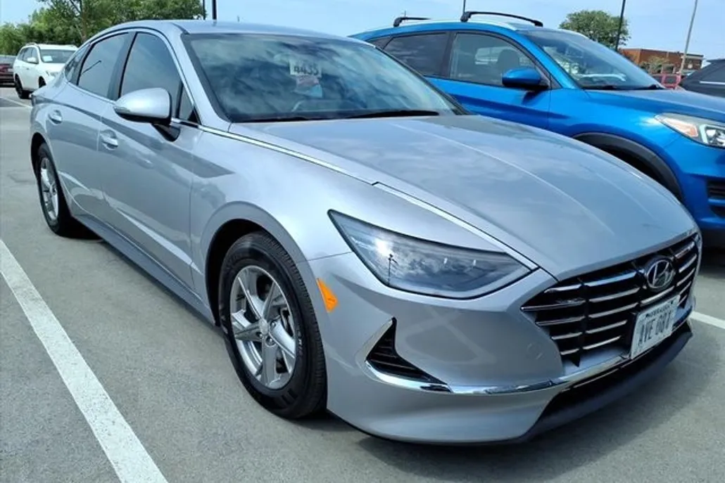 2023 Hyundai Sonata SE photo 1