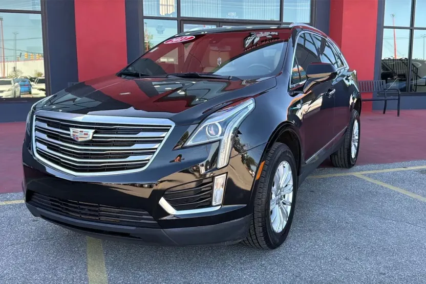 2017 Cadillac XT5 Sport photo 1