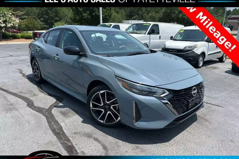 2024 Nissan Sentra SR photo 1
