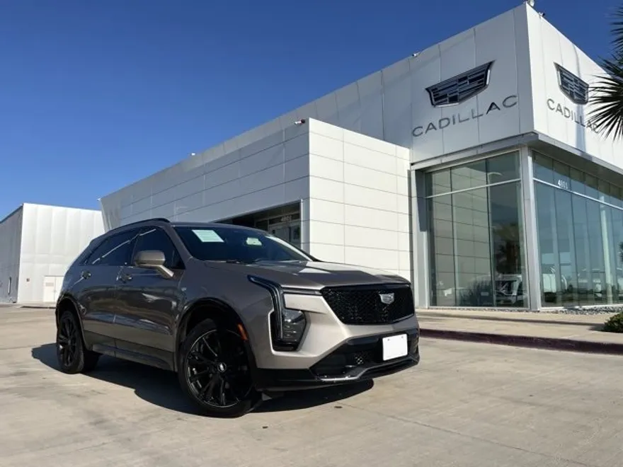 2025 Cadillac XT4 Sport photo 1