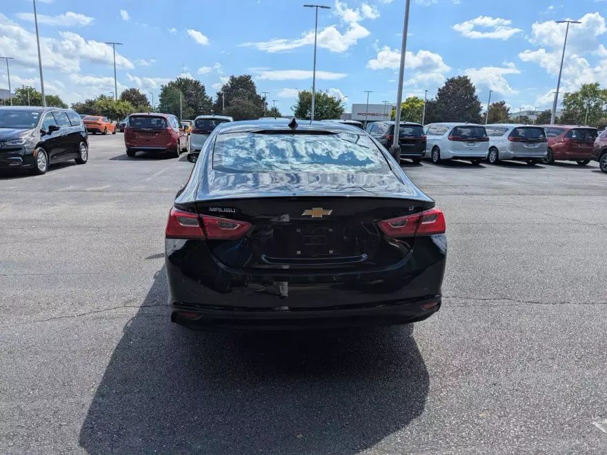 2024 Chevrolet Malibu 1LT photo 1