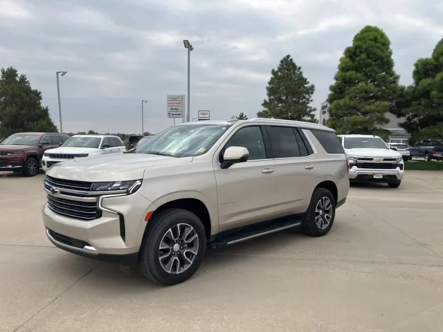 2021 Chevrolet Tahoe LT photo 1