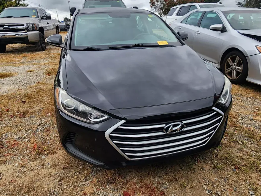 2018 Hyundai Elantra SE photo 1