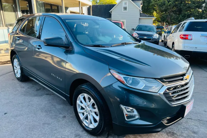 2018 Chevrolet Equinox LS photo 1