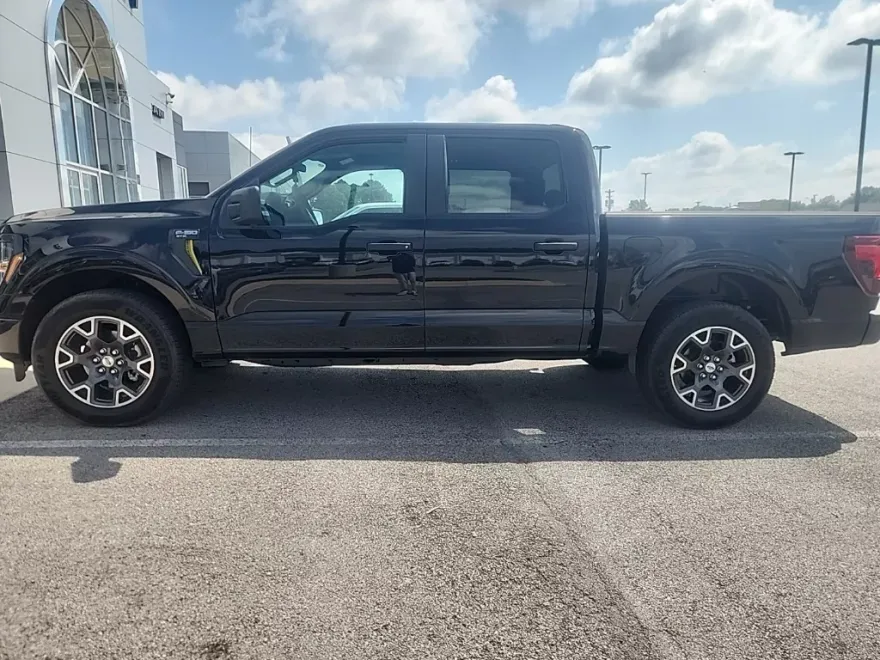 2025 Ford F-150 STX photo 1