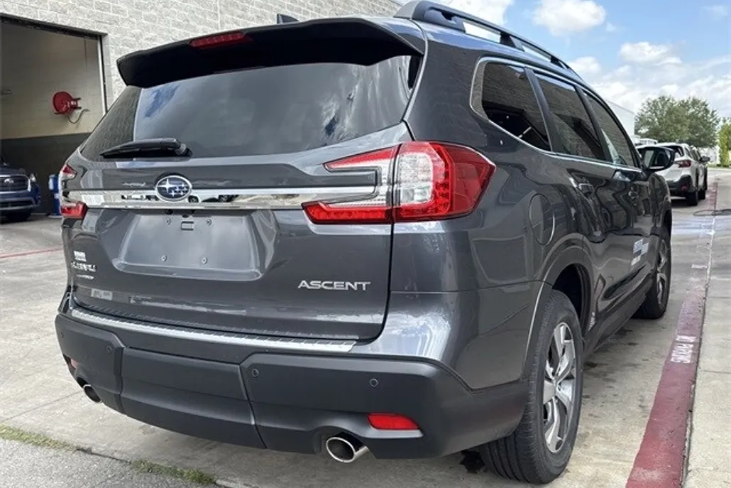 2025 Subaru Ascent Premium photo 1
