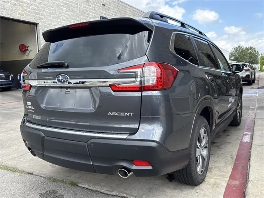 2025 Subaru Ascent Premium photo 1