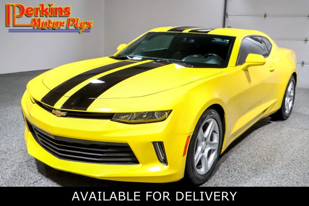 2018 Chevrolet Camaro 1LS 1LT photo 1
