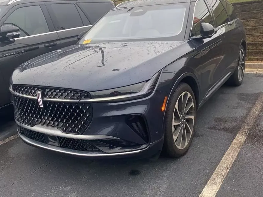 2024 Lincoln Nautilus Black Label photo 1