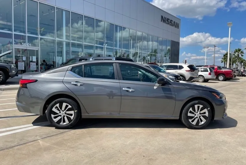 2025 Nissan Altima 2.5 S photo 1