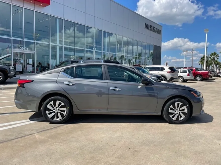 2025 Nissan Altima 2.5 S photo 1