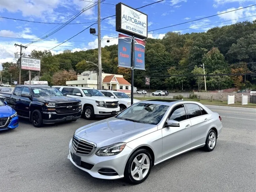 2016 Mercedes Benz E 350 4MATIC photo 1