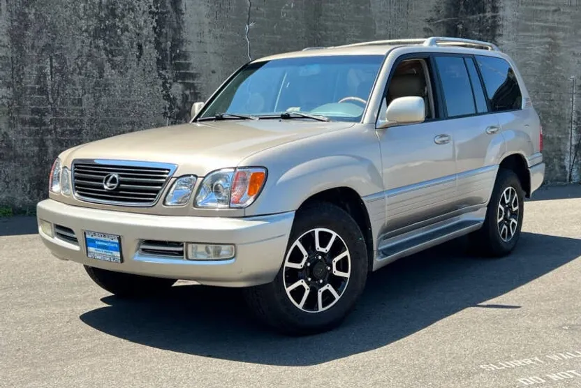 2000 Lexus LX 470 photo 1